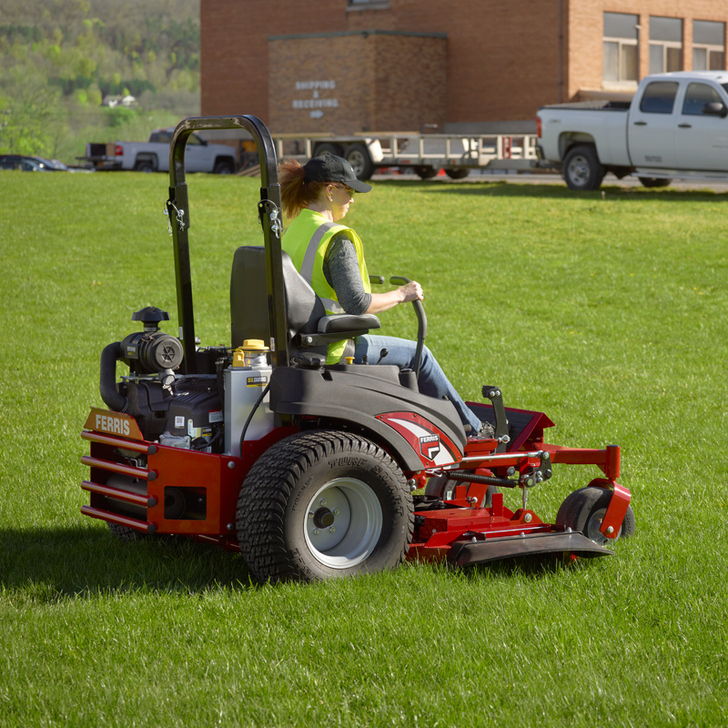 Ferris-F320Z-zero-turn-mower-yard