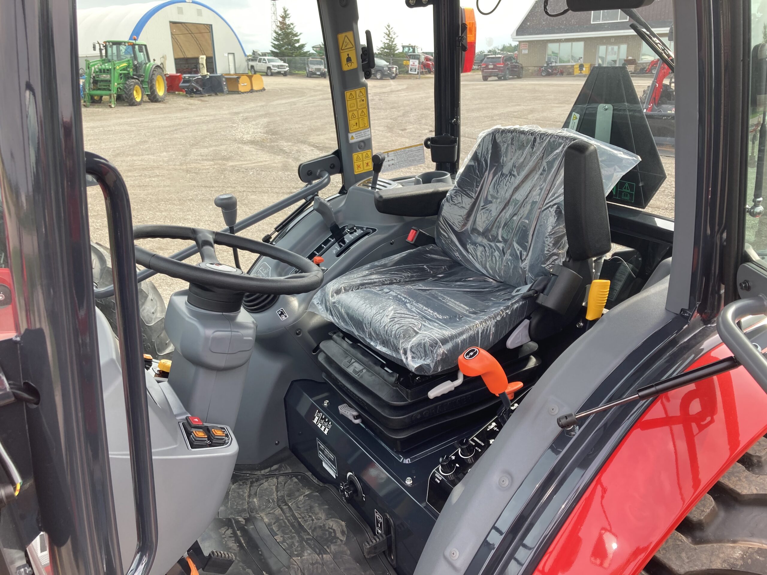 thumbnail image 2 of STM Bluetooth Tractor Radio For Massey Ferguson 1700, 1800M, 2800M Series – MFT-WB-1700-BT 2 of 4